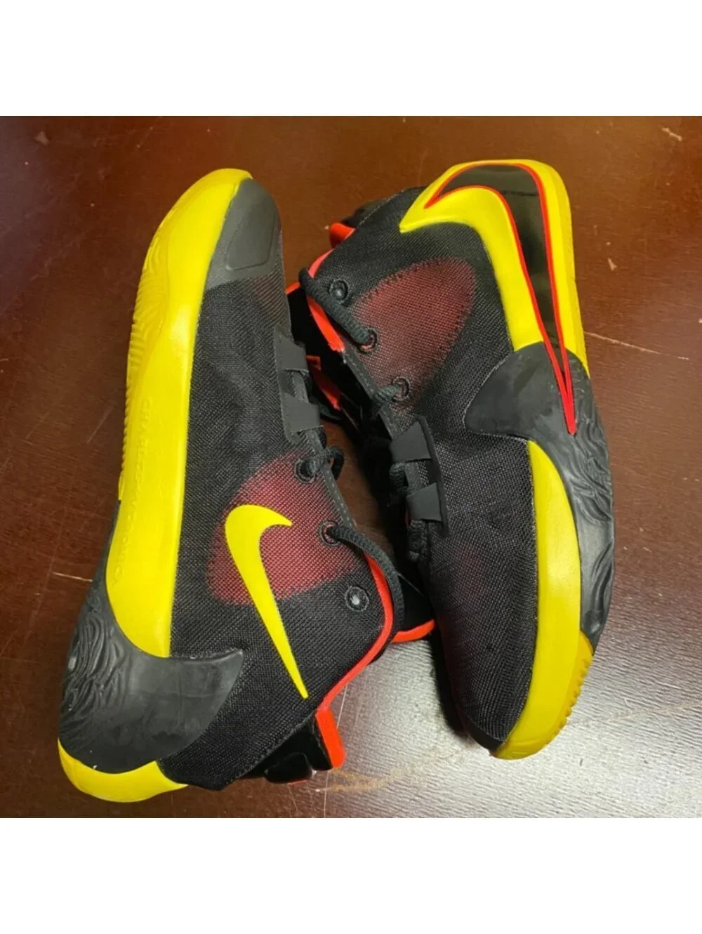 Nike boys black